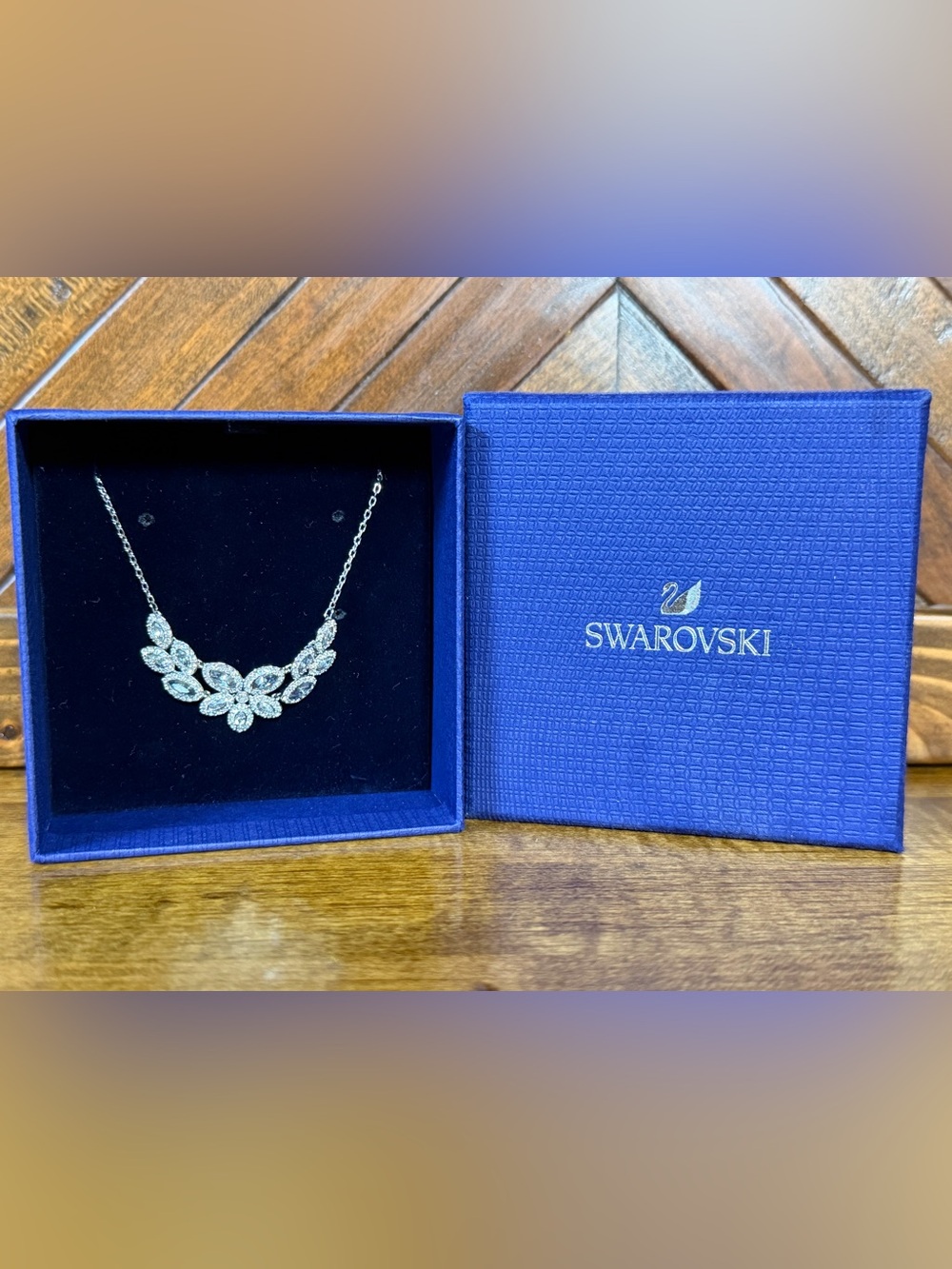 NWT Swarovski Silver Crystal Floral Bib Necklace